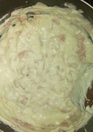 Una foto de Salsa bechamel o blanca fácil y sin grumos con jamón