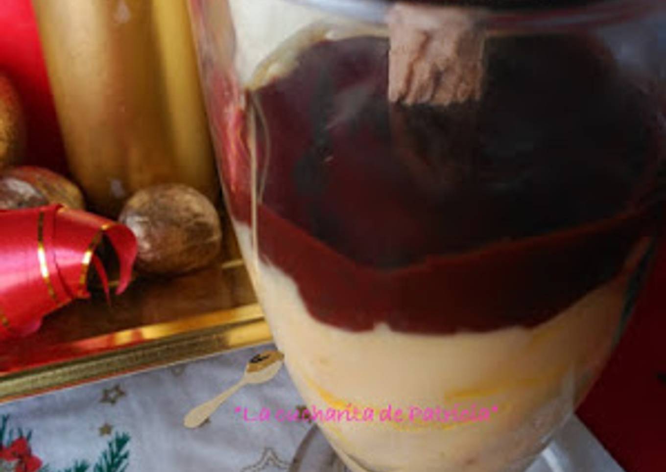 Copa de mascarpone con chocolate y galleta crujiente