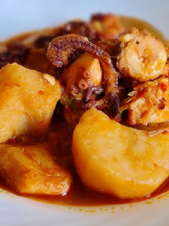 Una foto de Patatas con pulpo