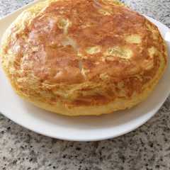 Una foto de Tortilla de patatas a mi manera