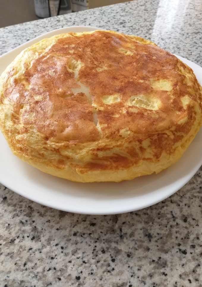 Una foto de Tortilla de patatas a mi manera