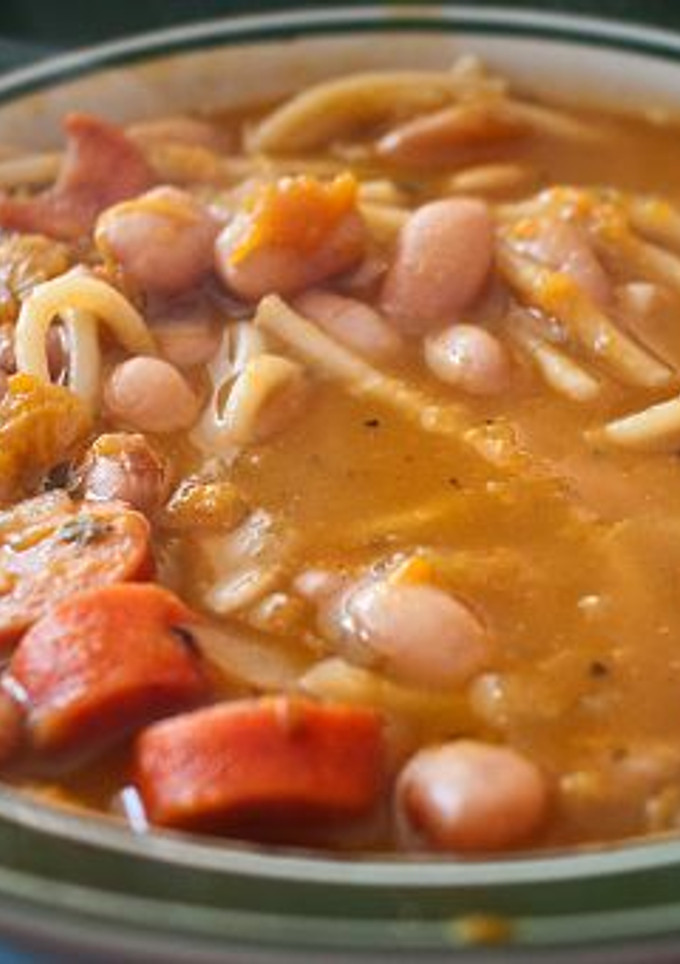 Una foto de Porotos con riendas