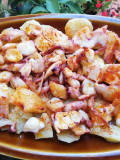 Una foto de Potón a la gallega🦑🥔🐙