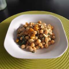 Una foto de Garbanzos con calabaza y leche de coco