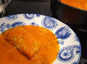 Foto principal de Merluza en salsa de morrón con puerro