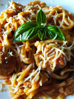 Paradicsomszószos húsgolyók spagettivel recept fotója