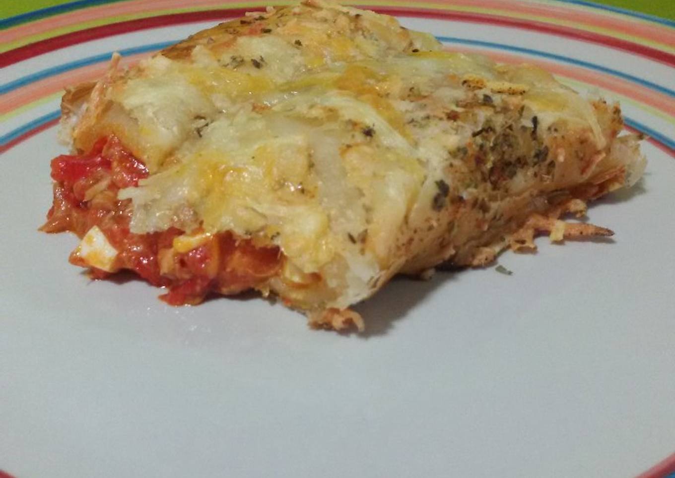 Hojaldre de atún, pimiento y tomate