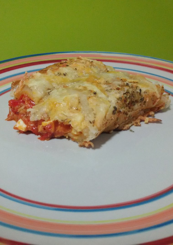 Una foto de Hojaldre de atún, pimiento y tomate