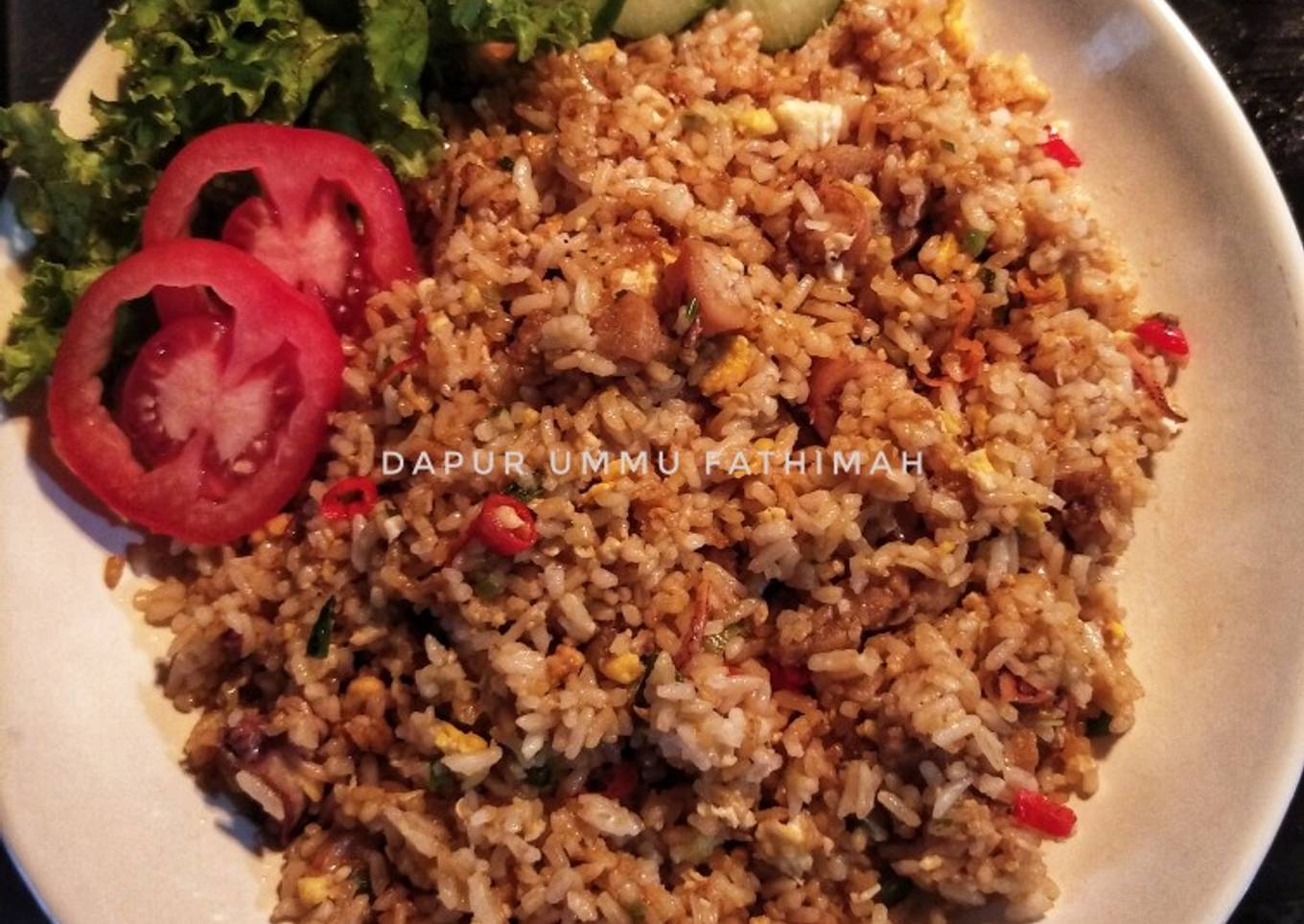 Nasi goreng dengan ikan asin dan cumi asin