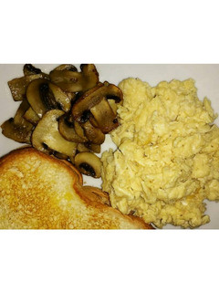 Foto resep Scrambled eggs sarapan kilat 😂
