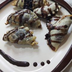 A picture of Chocolate gujiya.