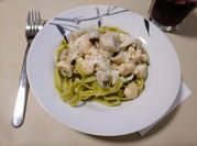 Una foto de tagliatelle espinaca