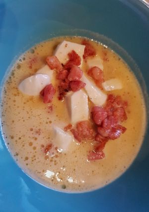 Póréhagyma kéremleves mozzarellával és baconnel (gm lm) recept fotója