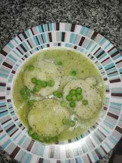 Una foto de Medallones de merluza en salsa verde