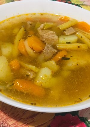 Tárkonyos sertésragu leves recept fotója