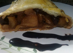 Una foto de Strudel de manzana 🍎🍎🍏🍏