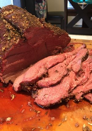 Une photo de Rôti de côtes de boeuf fumé au BBQ à granules