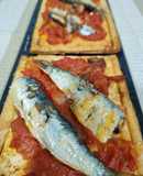 Hojaldres con sardinillas picantes y zamburiñas en salsa de vieira