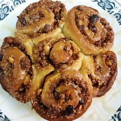 A picture of Sesame and peanuts cinnamon roll.