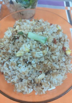 A picture of Chicken egg fried rice.