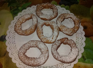 Una foto de Rosquitas materas con azúcar impalpable😁