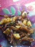 Goreng ikan salai selais