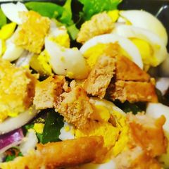 A picture of Salmon Cobb salad.
