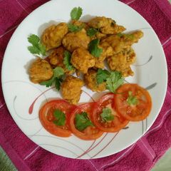 A picture of Chicken pakoras.