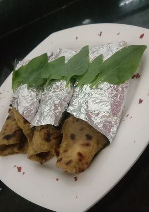 A picture of Palak Aloo Paratha.