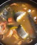 Caldo de bagre pulpo y camarones