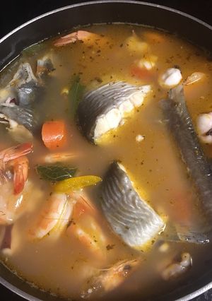 Una foto de Caldo de bagre pulpo y camarones