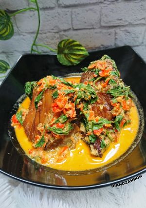 Foto resep Ikan pe kuah santan pedas (Ikan Pari)
