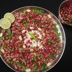 A picture of Beetroot Poha.