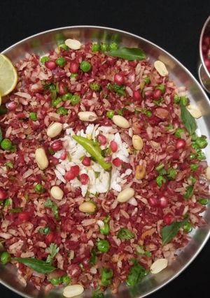 A picture of Beetroot Poha.