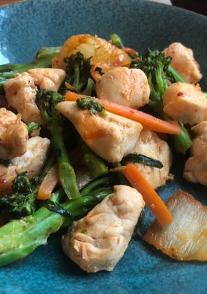A picture of Chicken & Kimuchi stir fry 🔥🔥🔥.