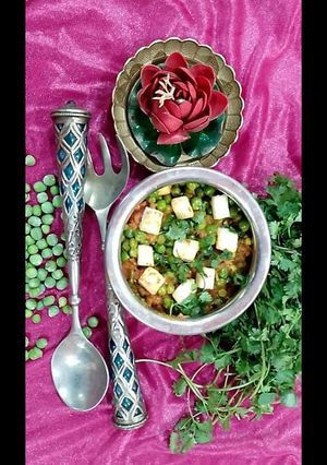 मटर पनीर (matar paneer recipe in Hindi) रेसिपी मुख्य फोटो