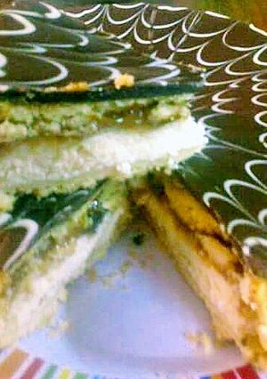 Una foto de Tarta de Ricota rellena de dulce de leche 😁❤😋 chocolatosa