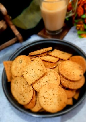 A picture of Baked mathri.