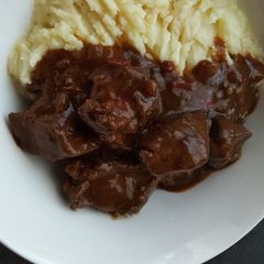 Simple fried beef liver and mashed potatoes A picture of Simple fried beef liver and mashed potatoes.