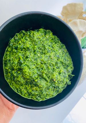 A picture of Coriander & Garlic Chutney.