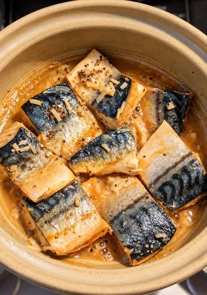 Hình của món Cá Saba Kho Tiêu Bằng Nồi Đất.