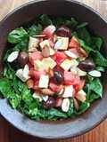 Ensalada griega con espinacas