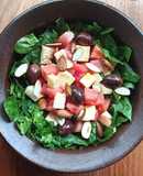 Ensalada griega con espinacas
