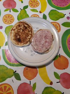 Una foto de Dorayaki de embutido sin huevo
