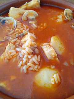 Una foto de Ajo patatas con un poquito de mar