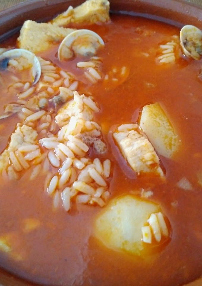 Una foto de Ajo patatas con un poquito de mar