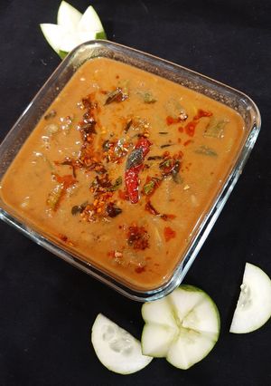 सिन्धी कढ़ी (Sindhi kadhi recipe in Hindi) रेसिपी मुख्य फोटो