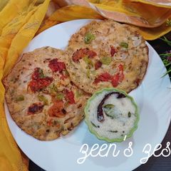 A picture of Semolina or Suji Uttappams.