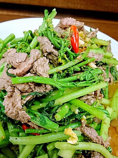 油菜花炒沙茶牛肉 的食譜成品照片