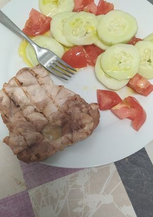 Una foto de Muslo de pollo deshuesado al horno